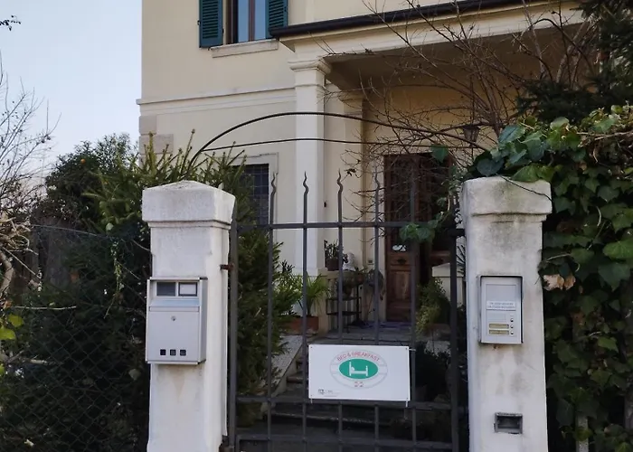 Alojamento de Acomodação e Pequeno-almoço Le Maddalene