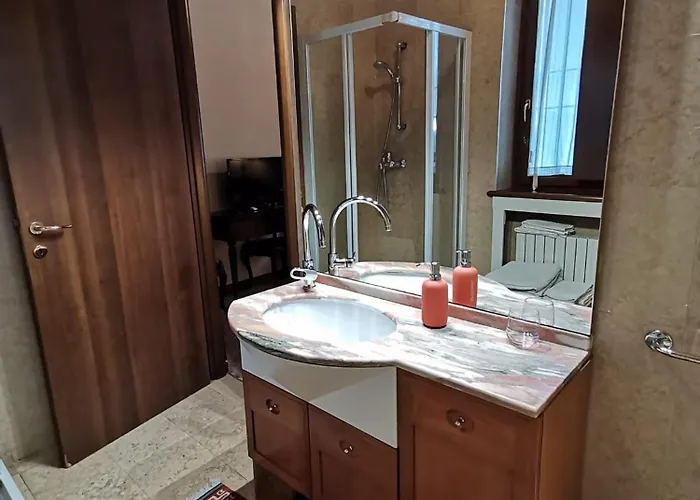 Alojamento de Acomodação e Pequeno-almoço Le Maddalene 3*